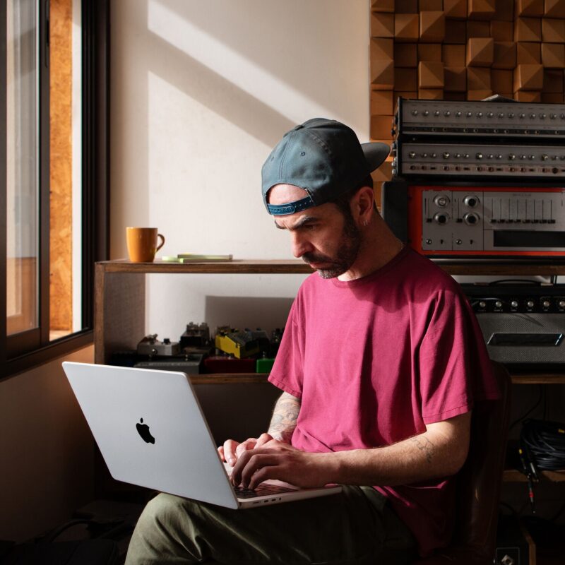 Apple MacBook Pro 14 2023 512 GB 512 GB 1024 GB - Image 15